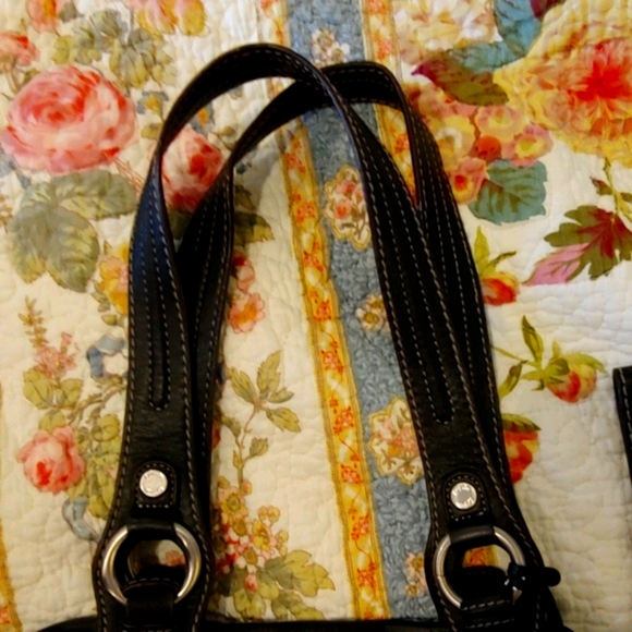 Tignanello Leather Purse, Great Hardware! - Picture 5 of 6